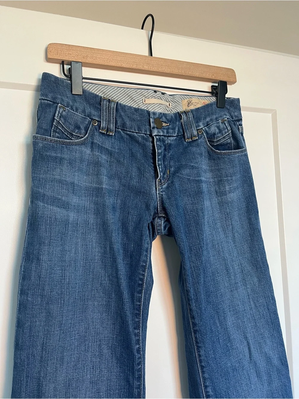 GAP Limited Edition Low Rise Flare Jeans Women’s 26 Regular Y2K Medium Wash - Picture 3 of 11